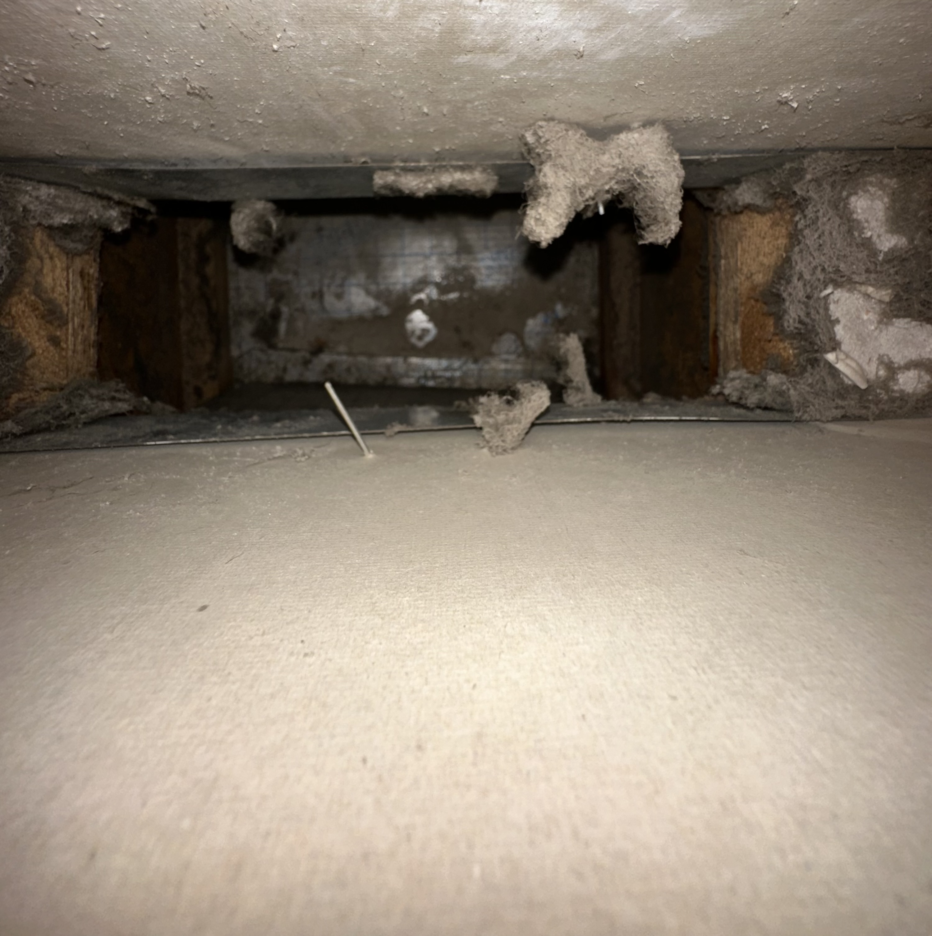 Cumberland Crossing Pataskala air return packed with dust the previous duct cleaner missed